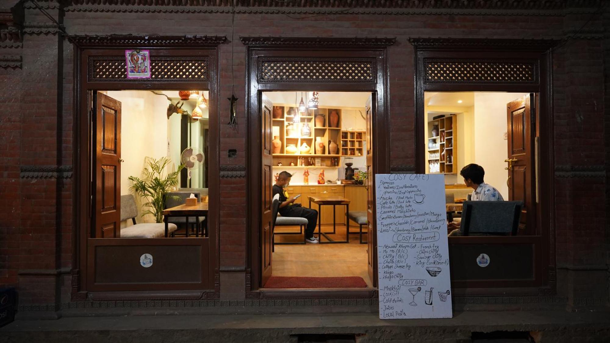 Cosy Hotel Bhaktapur Exterior foto